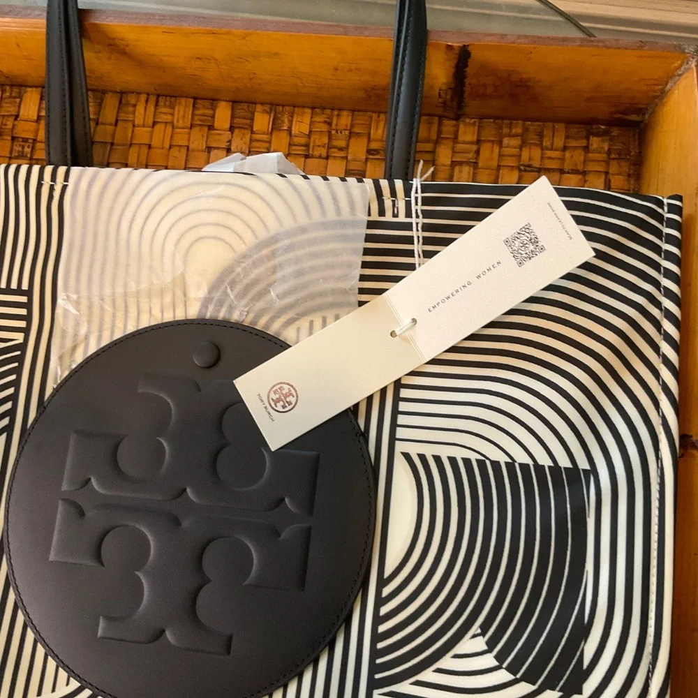 TORY BURCH NWT ELLA PRINTED TOTE 🆕 🖤